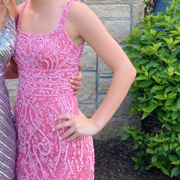 Sherri Hill Pink beaded prom dress size 00 - Picture 3 of 9